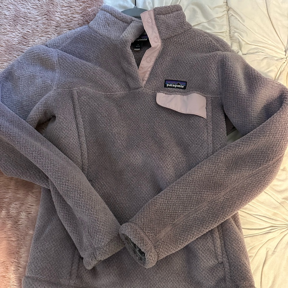 Size Small women’s Patagoniania fleece pullover.